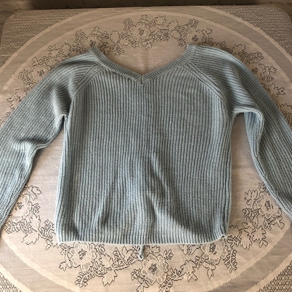 SWEATER - Women's Jolie & Joy light blue sweater with cinched tie front. Size XL - Picture 13 of 13